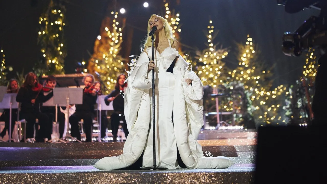 Christina Aguilera: Christmas in Paris