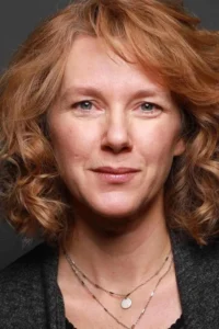 Elise Robertson image 1