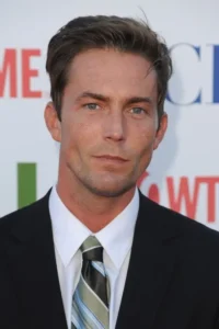 Desmond Harrington image 1