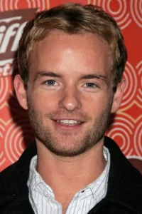 Christopher Masterson image 1