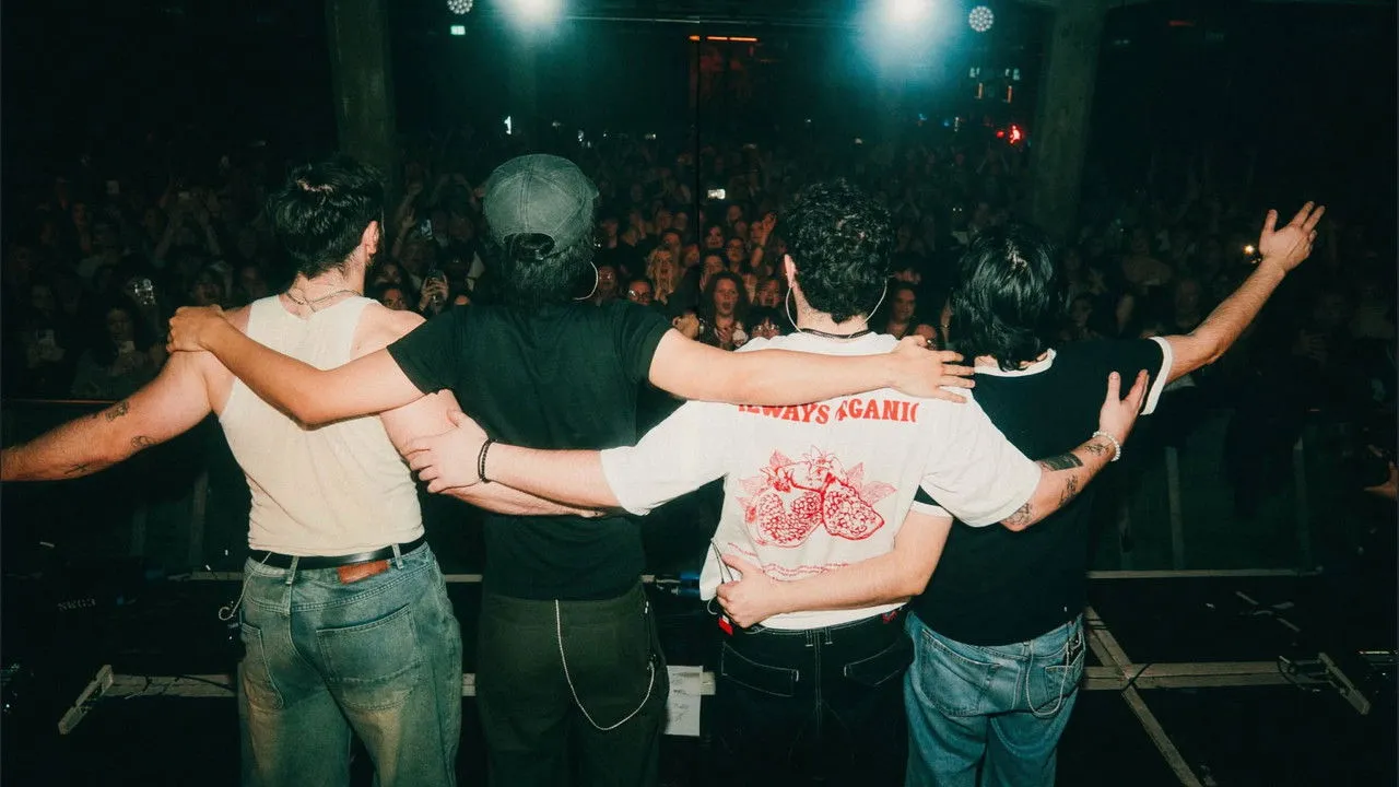 Internet Hometown Hero Tour: Live From London