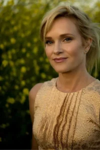 Nicholle Tom image 1