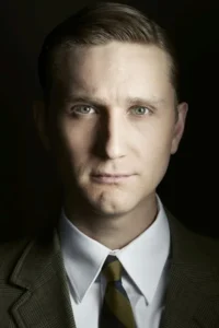 Aaron Staton image 1
