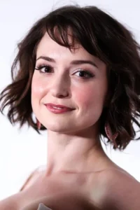 Milana Vayntrub image 1