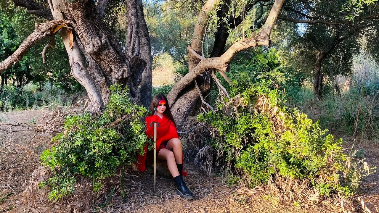 Ahmar, Siempre Quedarán Cenizas